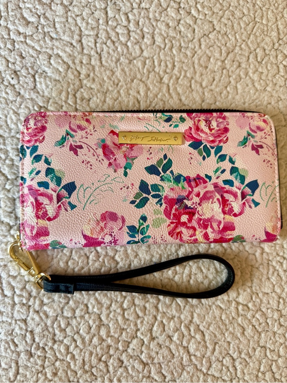Betsey Johnson Pink Floral Rose Zip Around Wristlet Wallet New